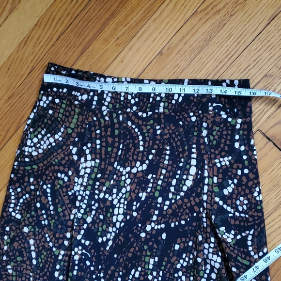 Notations patterned skirt *host pick!!* - Picture 5 of 10